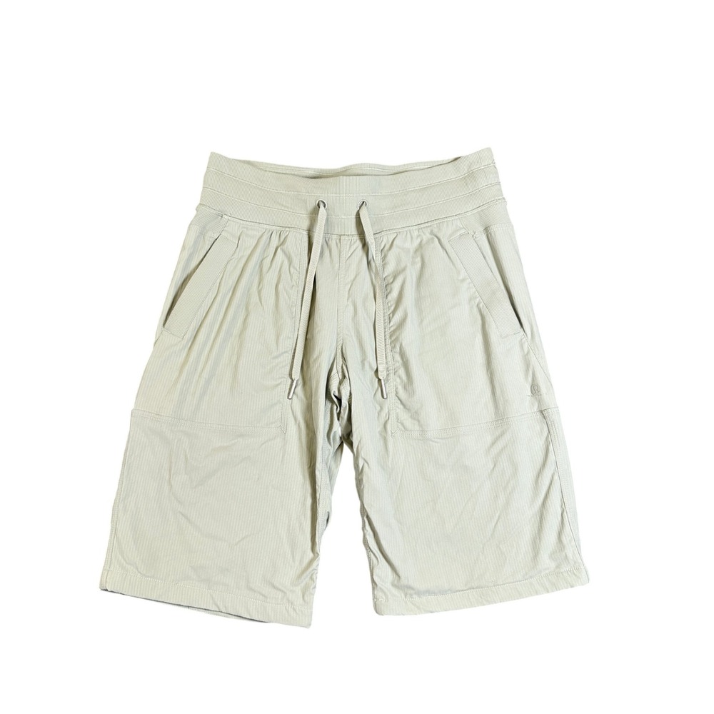 Lululemon Dance Studio Shorts Size 6 Sage Green LW5ENNR Lightweight Activewear